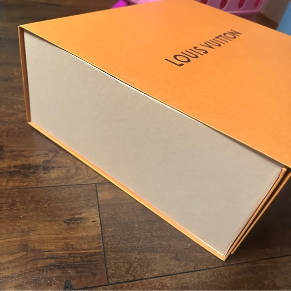 Louis Vuitton Original Orange Storage Box 18x14.5x6.5 inches blue lettering - Picture 4 of 8